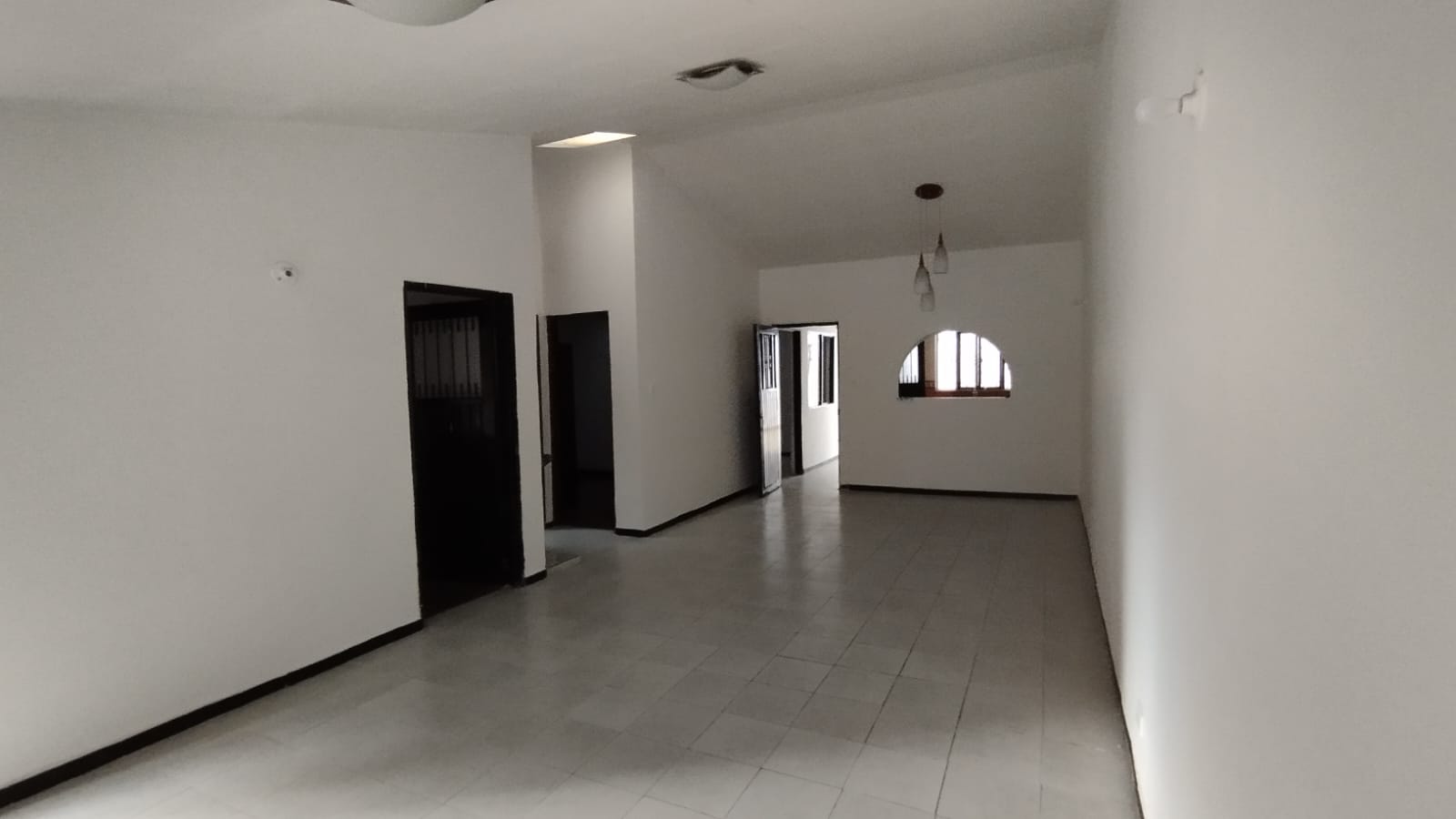 VENDO EXCELENTE CASA EN EL BARRIO SANTA ELENA