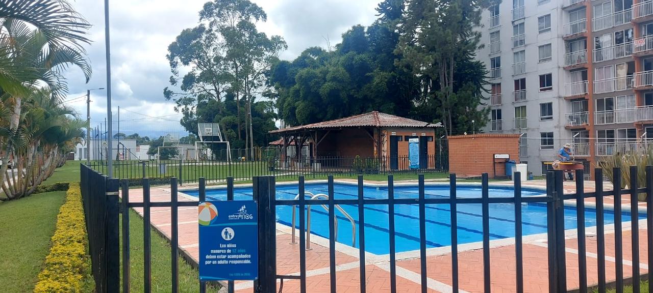 VENDO EXCELENTE CASA EN ENTREPINOS, CONJUNTO CERRADO POR LA VARIANTE NORTE