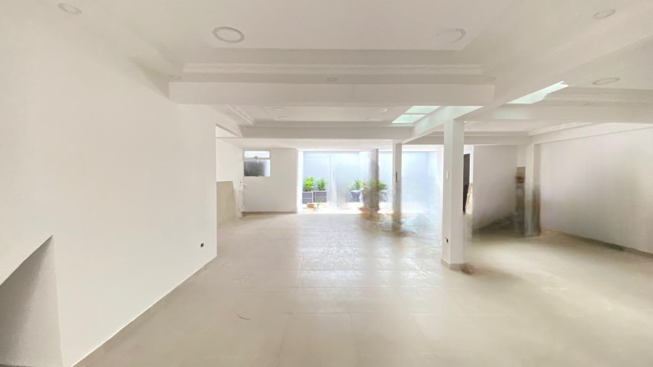 ARRIENDO EXCELENTE LOCAL COMERCIAL EN EL BARRIO PRADOS DEL NORTE, ZONA CON ALTO DESARROLLO COMERCIAL.