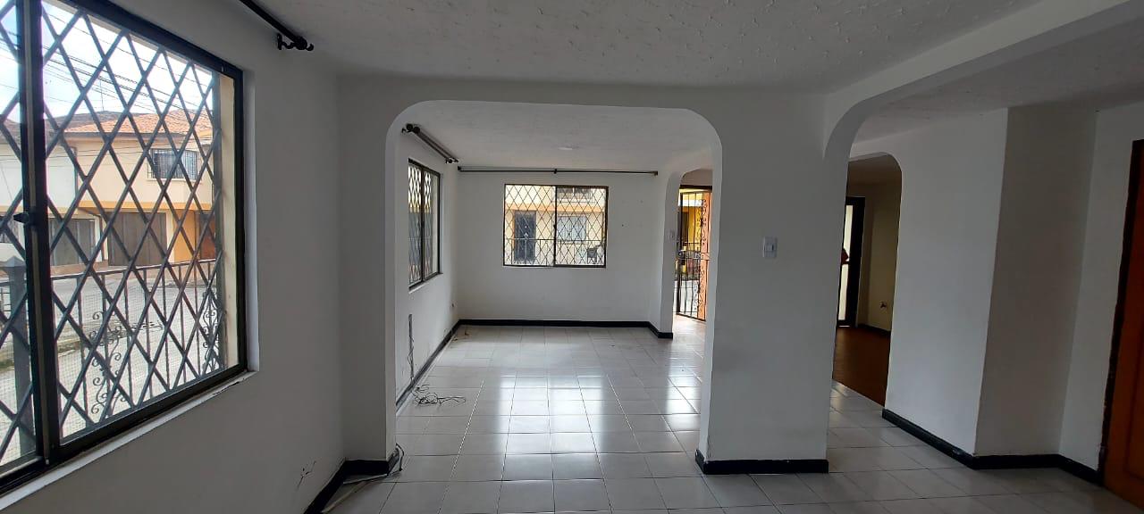 VENDO EXCELENTE CASA EN EL BARRIO ALICANTE