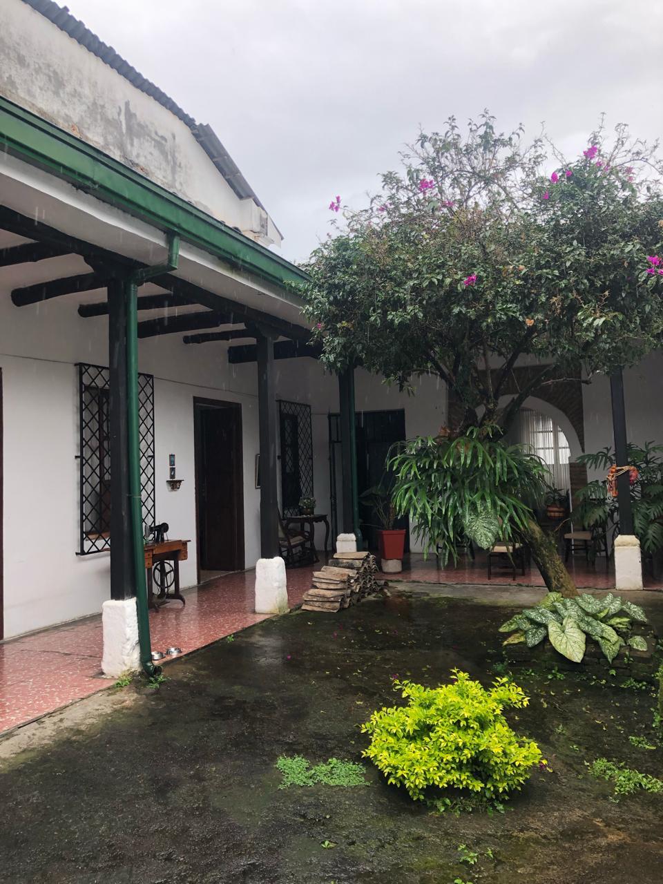 VENDO EXCELENTE CASA CENTRAL, SECTOR LA ERMITA