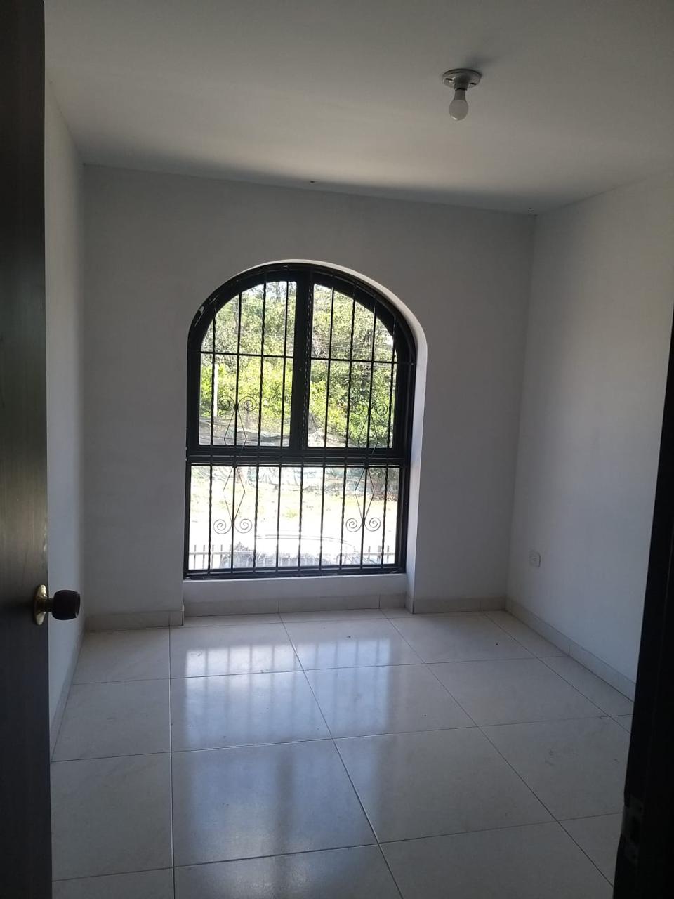 VENDO BONITO APARTAMENTO EN SEGUNDO PISO, SECTOR BELLAVISTA