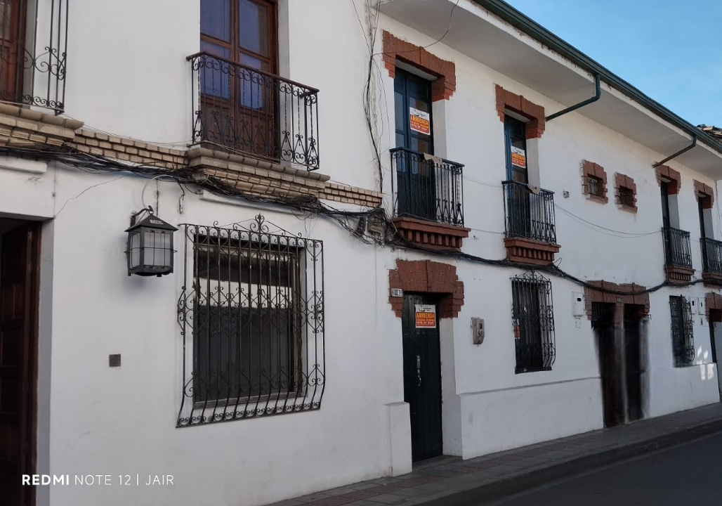 ARRIENDO EXCELENTE CASA EN EL CENTRO DE LA CIUDAD DE POPAYAN PARA USO COMERCIAL.