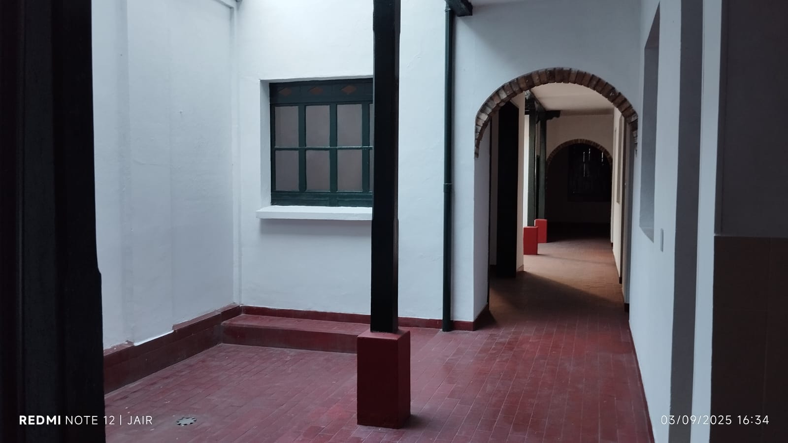 ARRIENDO EXCELENTE CASA EN EL CENTRO DE LA CIUDAD DE POPAYAN PARA USO COMERCIAL.