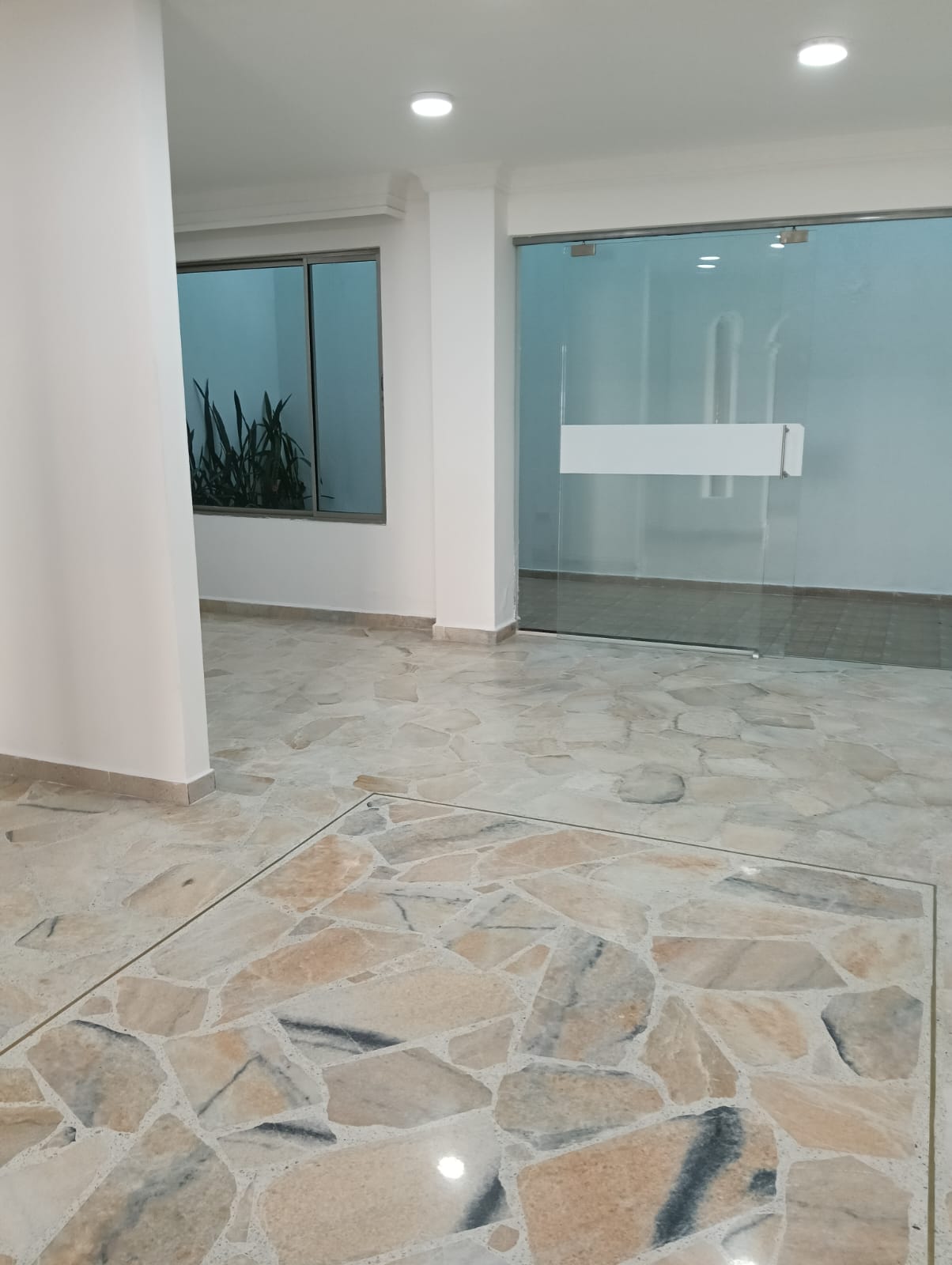 ARRIENDO  LINDA CASA EN EL BARRIO ANTONIO NARIÑO