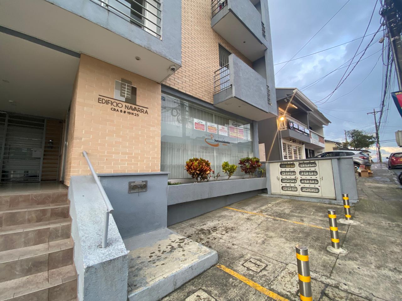 ARRIENDO EXCELENTE LOCAL COMERCIAL EN EL BARRIO CIUDAD JARDIN.INMOBILIARIA SUROCCIDENTE S.A.S INFORMA QUE SE TRASLADARA A LA UBICACION  ANTIGUA A PARTIR DEL 1 DE MARZO 2026 A LA CRA 6 # 5.67 OFICINA 205 CENTRO.