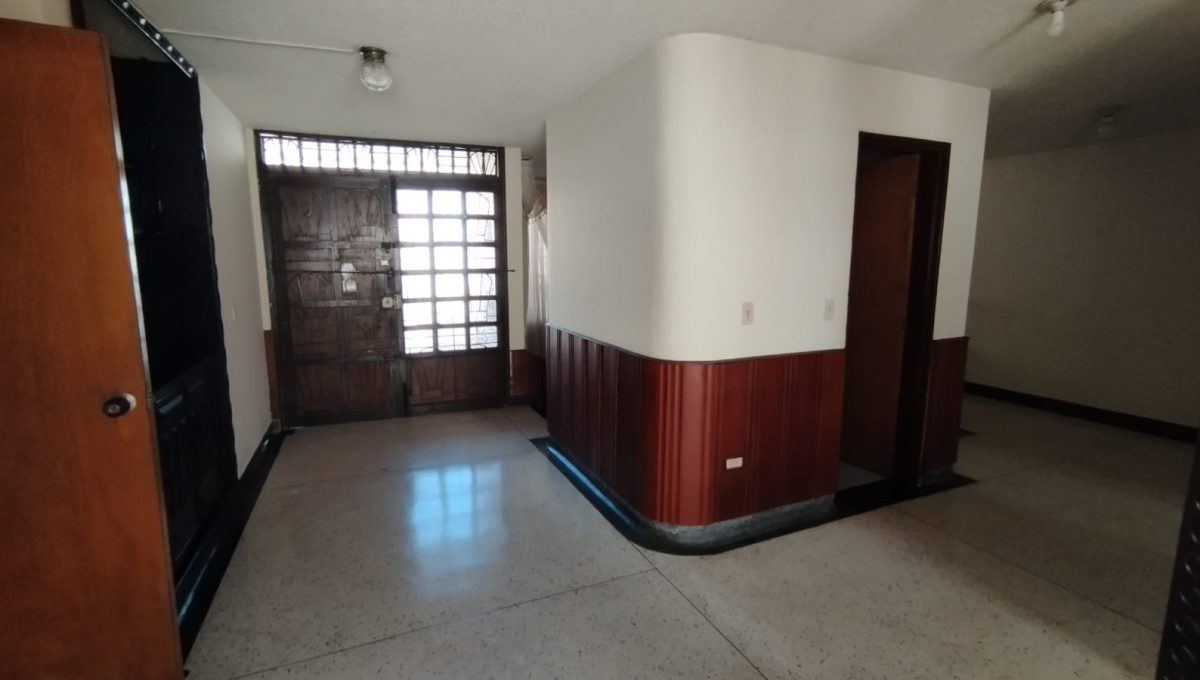 7037d280-b066-4f7d-bc46-701030ff02bb