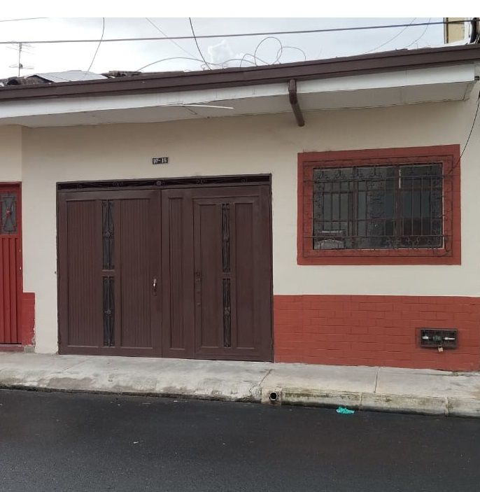 ARRIENDO CASA EN EL BARRIO HERNANDO LORA