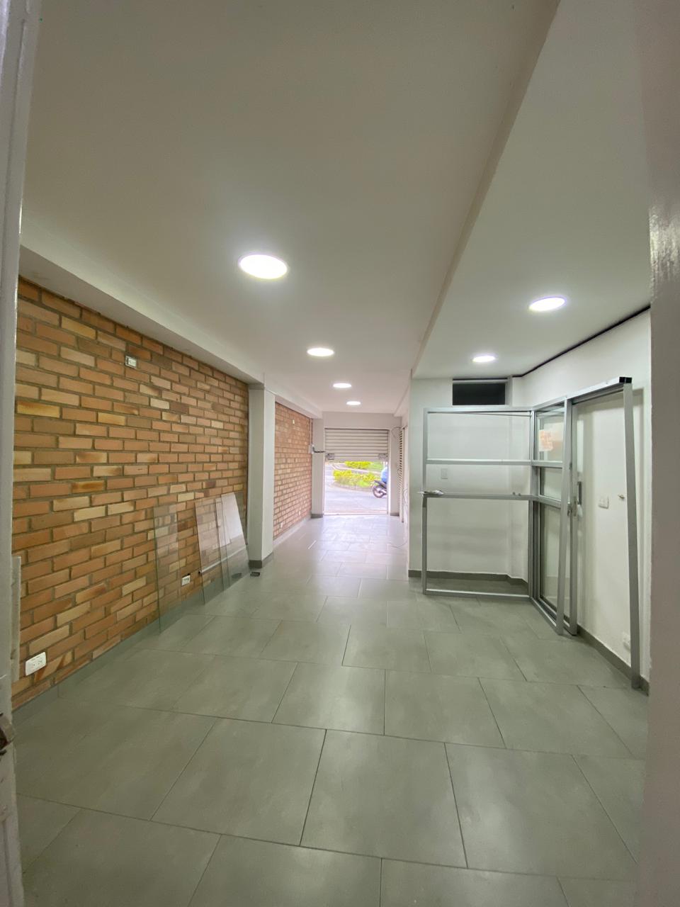 ARRIENDO EXCELENTE LOCAL COMERCIAL AL NORTE, SOBRE LA CRA 6