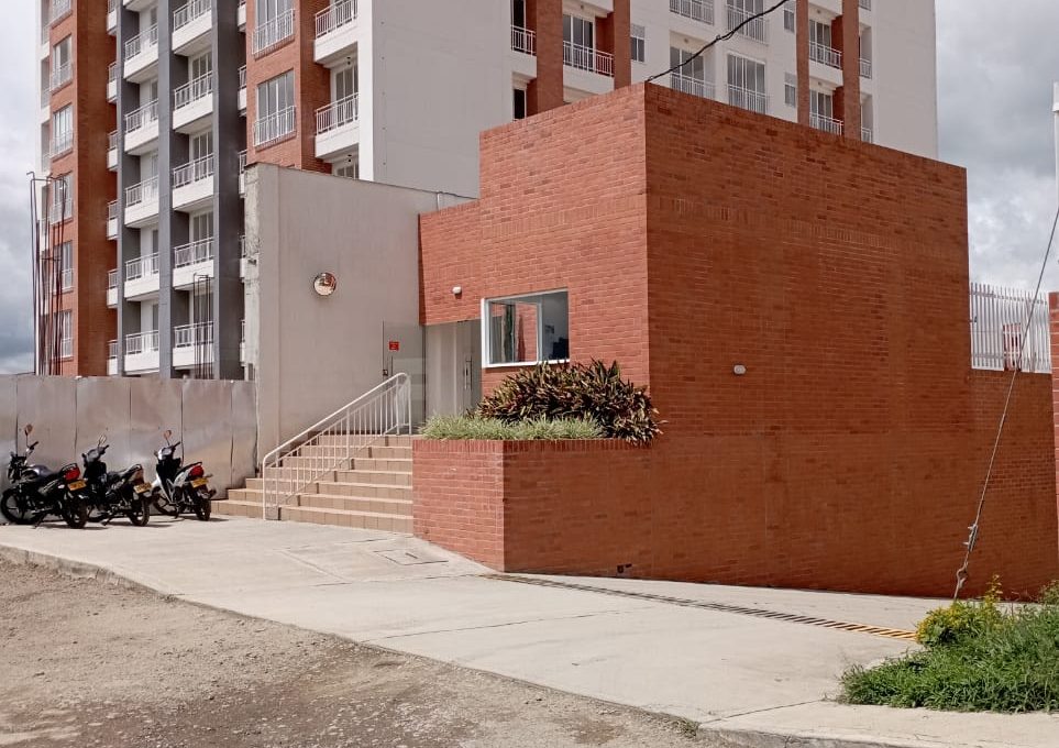 453d8733-c719-43b2-8d0a-16dbbb97c0f9