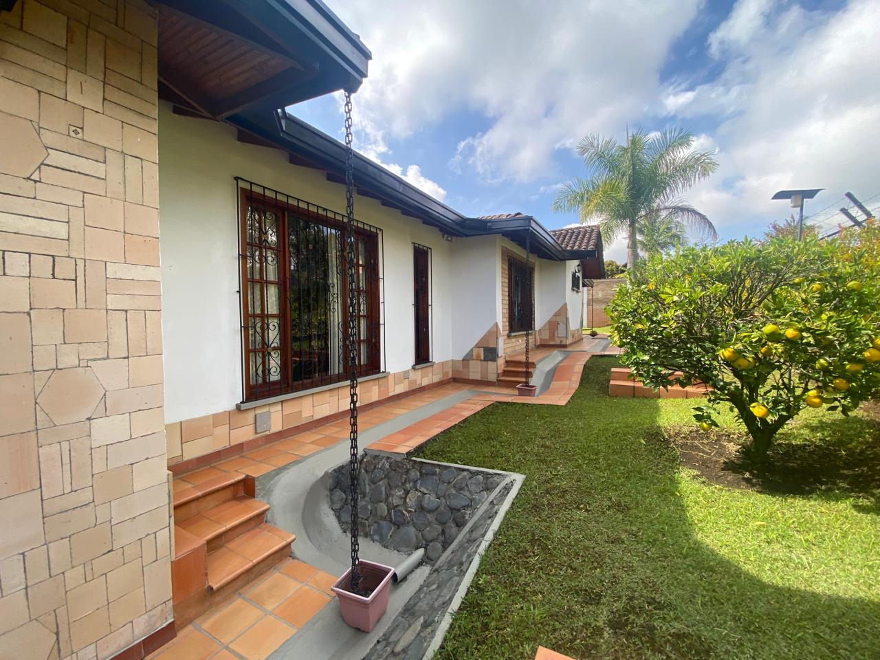 VENDO EXCELENTE CASA CAMPESTRE, SECTOR EXCLUSIVO DE POPAYAN