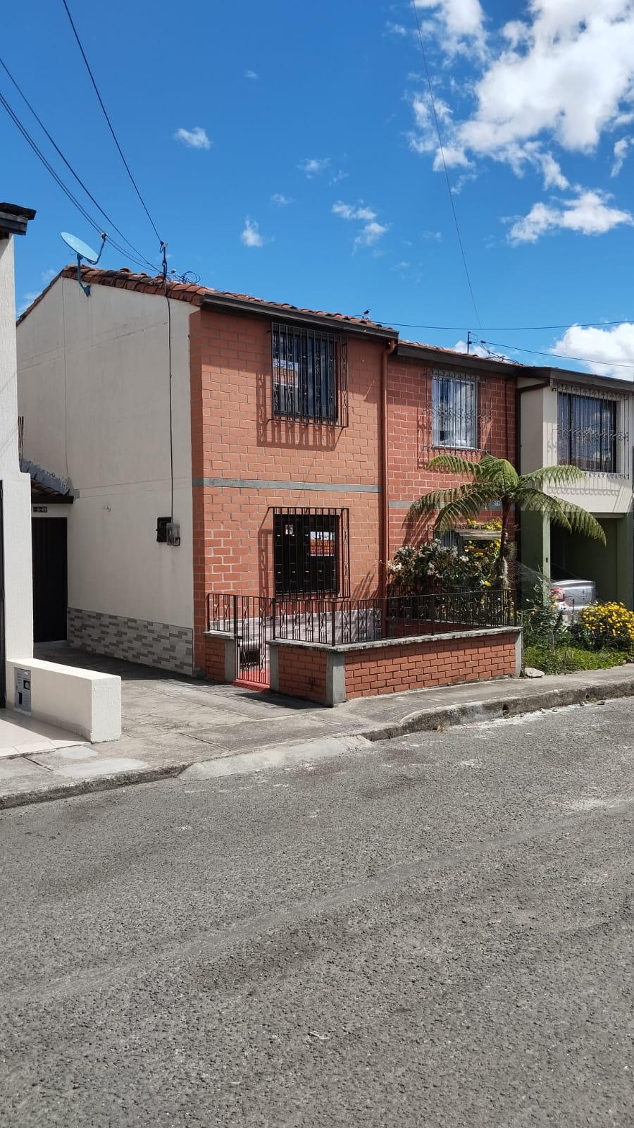ARRIENDO EXCELENTE CASA EN EL BARRIO SANTA LUCIA