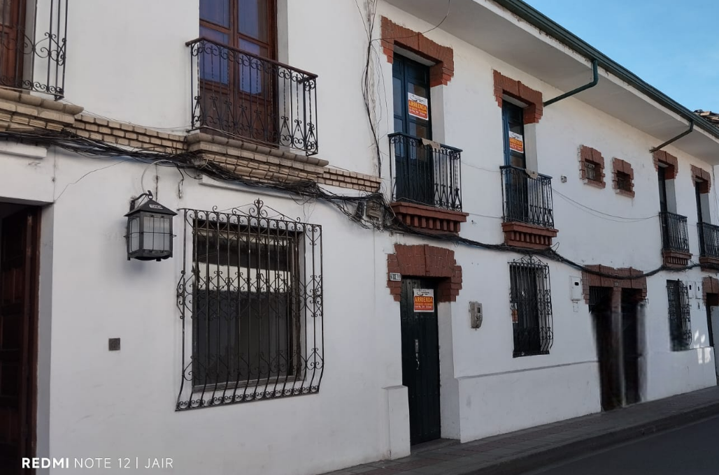 ARRIENDO EXCELENTE CASA EN EL CENTRO DE LA CIUDAD DE POPAYAN PARA USO COMERCIAL.