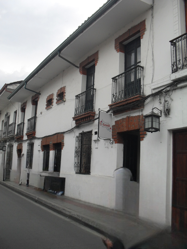 ARRIENDO EXCELENTE CASA EN EL CENTRO DE LA CIUDAD DE POPAYAN PARA USO COMERCIAL.