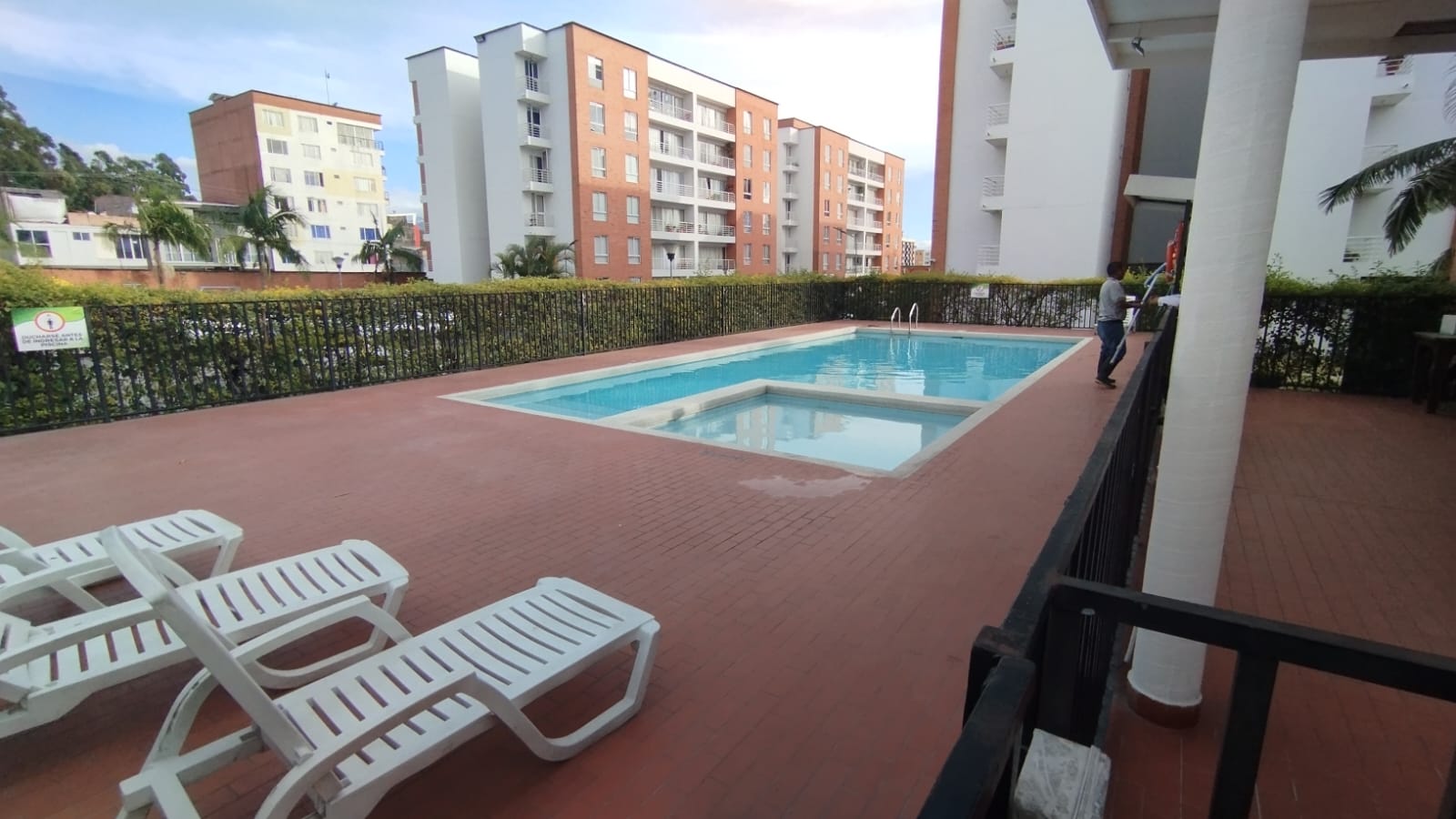 ARRIENDO EXCELENTE APARTAMENTO EN EL CONDOMINIO LA RIVERA